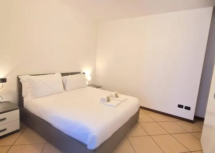 Charming In Center *